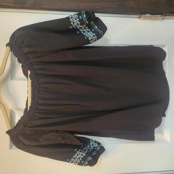 Tops - Cowgirl Hardware Women's Off-the-Shoulder Black Embroidered Blouse - Size Small